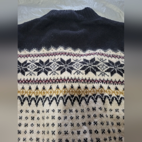 Jcrew Fair Isle Puff Sleeve Sweater in Supersoft Yarn - Picture 5 of 8